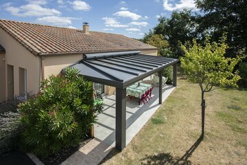 Pergola évolutive à toit fixe