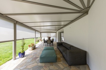 Pergola à toit fixe